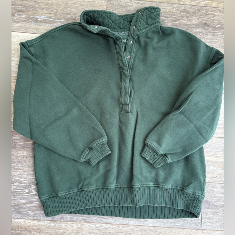 Aerie Oh Snap sweatshirt in green. Size XS